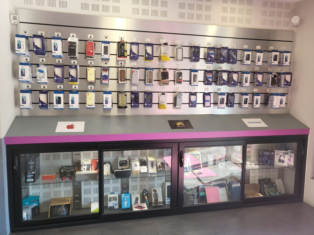 Espace vente d'accessoire iPhone et smartphone.